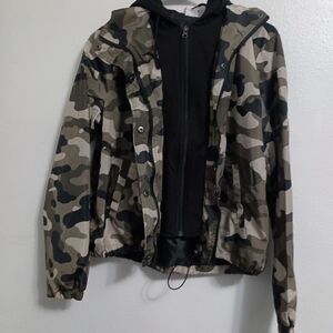 No Boundaries Women's Camo Hooded Jacket - Green, Black, Tan